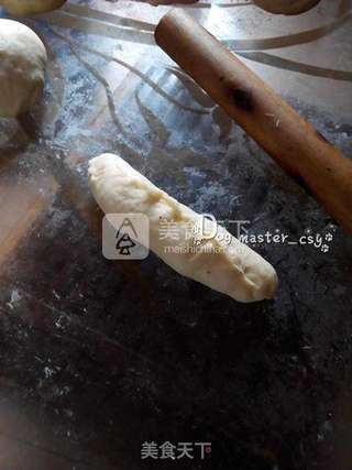 【沙拉肉松包】的做法步骤:7