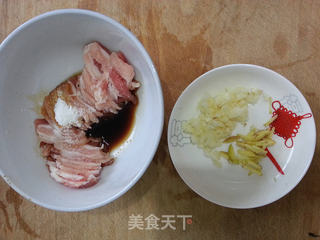 五花肉炒芸豆的做法步骤:2