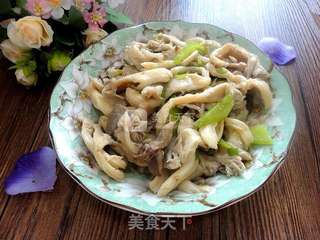 蘑菇尖椒炒肉的做法步骤:12