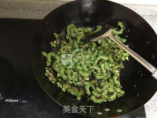 杂炒苦瓜的做法步骤:5