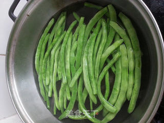 五花肉炒芸豆的做法步骤:3