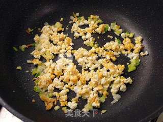 咸蛋炒青花椰 ☆咸蛋炒蔬7的做法步骤：4