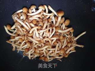 入夏素菜来袭--素炒滑菇的做法步骤:4
