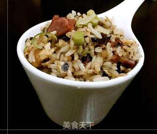 芽菜香肠蛋炒饭--丰富的浓香味道的做法步骤:7