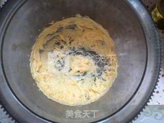 炎炎夏日吃起来也不觉油腻的饼干-----香葱曲奇的做法步骤:2