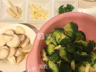 蛤蜊西兰花(鲜蔬蛤蜊)的做法步骤:2