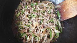 青椒牛肉丝的做法步骤:14