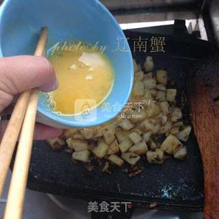 土豆鸡蛋煎的做法步骤:7