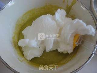油麦菜戚风蛋糕的做法步骤:11