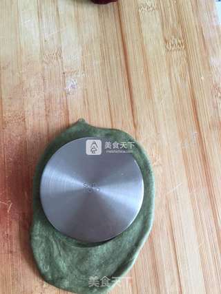 四色花朵豆沙面包的做法步骤:4