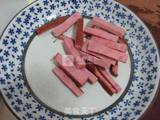 火腿肠烧茄子的做法步骤:3