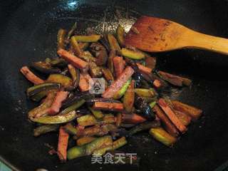 火腿肠烧茄子的做法步骤:8