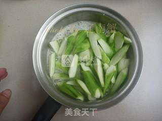 果仁丝瓜的做法步骤:8