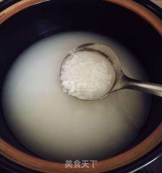 皮蛋粥的做法步骤:2