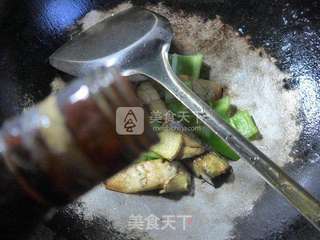 尖椒炒咸鱼的做法步骤：6