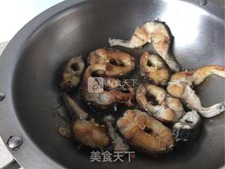 米饭杀手【泡椒烧黑鱼】的做法步骤:4