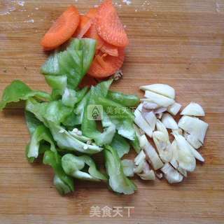 西兰花小炒的做法步骤:2