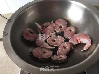 米饭杀手【泡椒烧黑鱼】的做法步骤:3