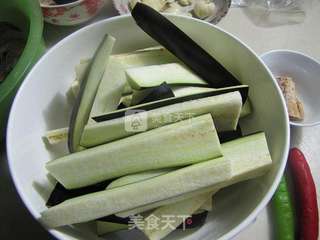 咸鱼茄子煲的做法步骤:3
