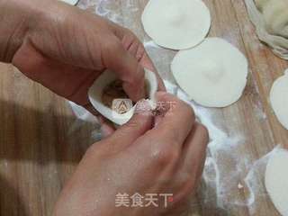 如何捏出漂亮的包子褶------仅供参考的做法步骤:5