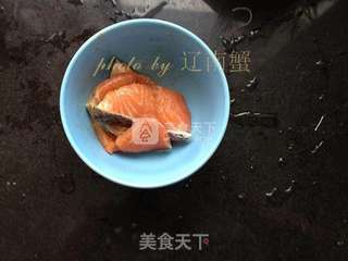 香煎三文鱼配芦笋的做法步骤:2
