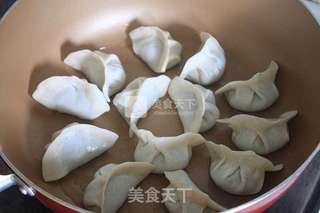 荠菜煎饺--锁住鲜美与你共享的做法步骤:10