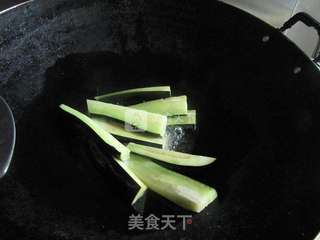 咸鱼茄子煲的做法步骤:4