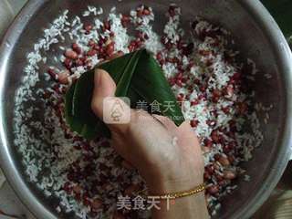 儿时的最爱--花生红豆粽子的做法步骤:7