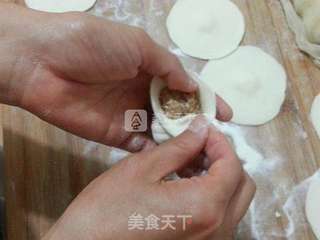 如何捏出漂亮的包子褶------仅供参考的做法步骤:6