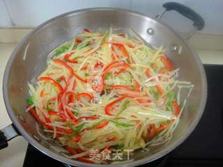 土豆辣椒丝的做法步骤:6