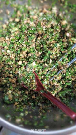 手工韭菜香菇猪肉饺子的做法步骤:8