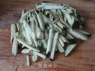 茄丝炒土豆丝的做法步骤:2