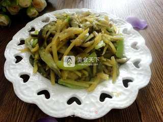 茄丝炒土豆丝的做法步骤:9