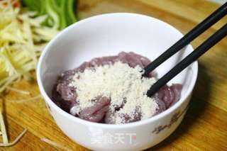 让你胃口大增的土豆丝炒肉的做法步骤:3