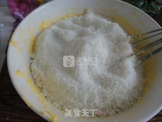 黄金椰蓉球的做法步骤:4