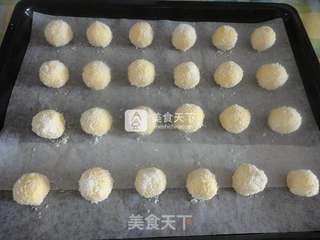 黄金椰蓉球的做法步骤:8