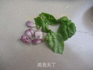 罗勒蒜泥拌茄子的做法步骤:3