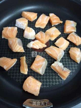 咖哩三文鱼炒饭的做法步骤:3