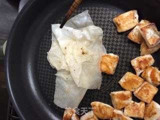 咖哩三文鱼炒饭的做法步骤:5