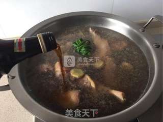 【茶树菇炖土番鸭】的做法步骤:4