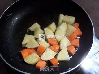 米饭最佳伴侣-----土豆咖喱鸡块的做法步骤:5