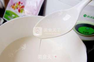 酸奶水果串烧的做法步骤:3