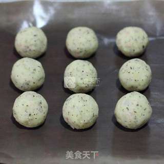 烤箱美食轻松做----芝士焗薯球的做法步骤:7