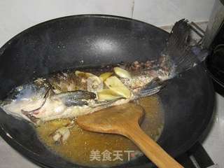 黑木耳红烧千岛湖鲫鱼的做法步骤:6