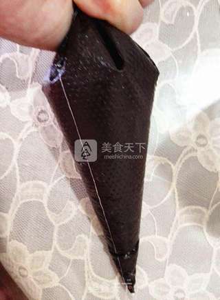 熔岩巧克力蛋糕的做法步骤:2