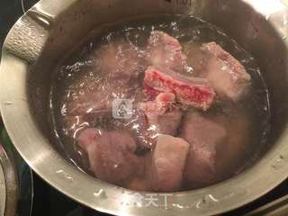 酸甜排骨的做法步骤:2