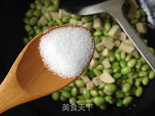毛豆米炒豆丁的做法步骤:7