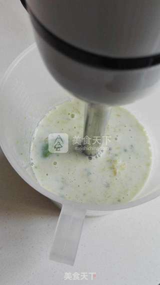牛油果香蕉奶昔的做法步骤:4