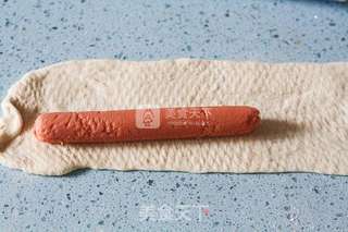 火腿花边培根披萨的做法步骤:9