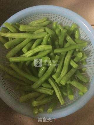五花肉煸炒无筋豆的做法步骤:4